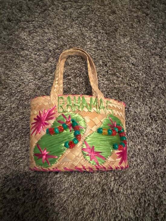 Unbranded Souvenir Handbags - Vintage Bahamas Woven Straw Raffia Mini Tote Bag with Flip Flop Bead Detail